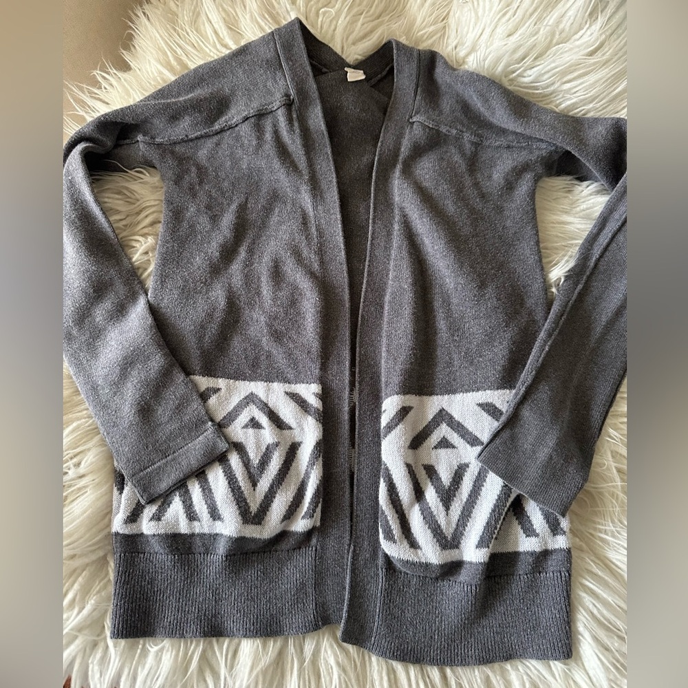 Ivivva Lululemon gray white cotton cardigan sweater girls size 10